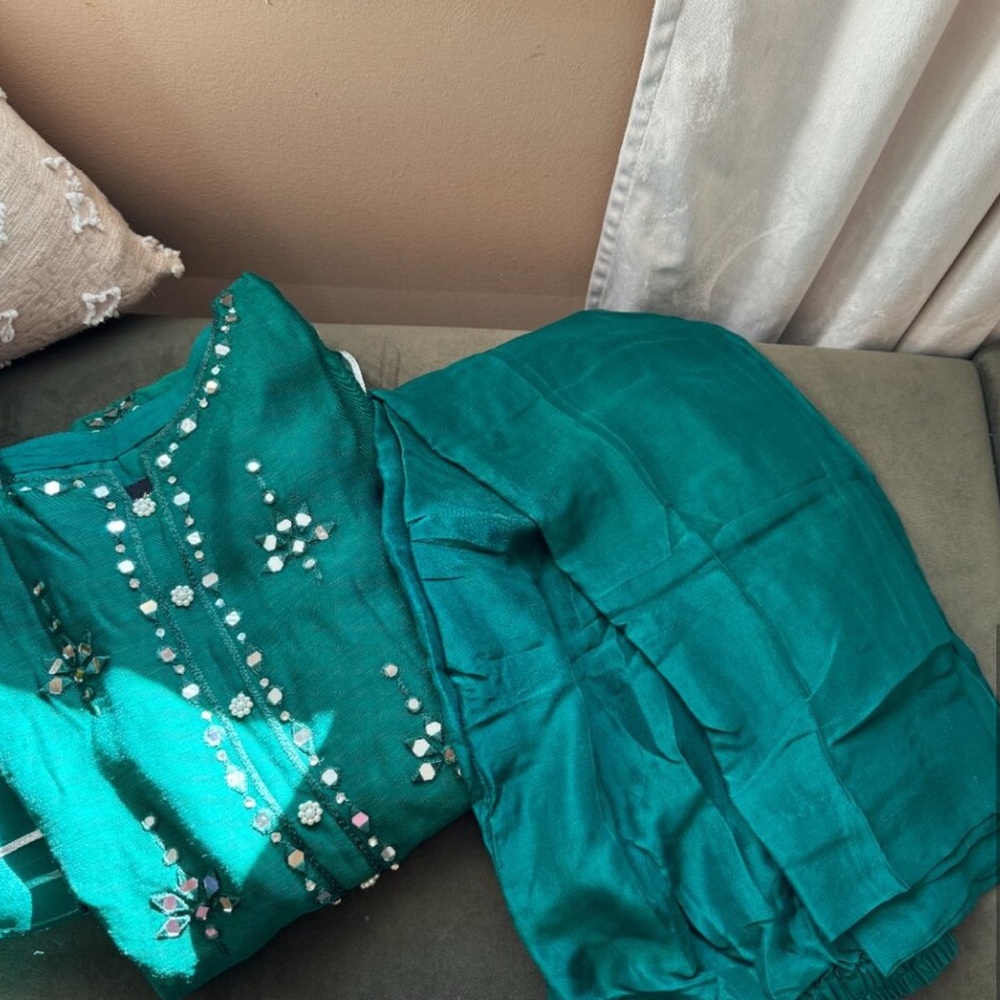 Agha noor bridal size small like new